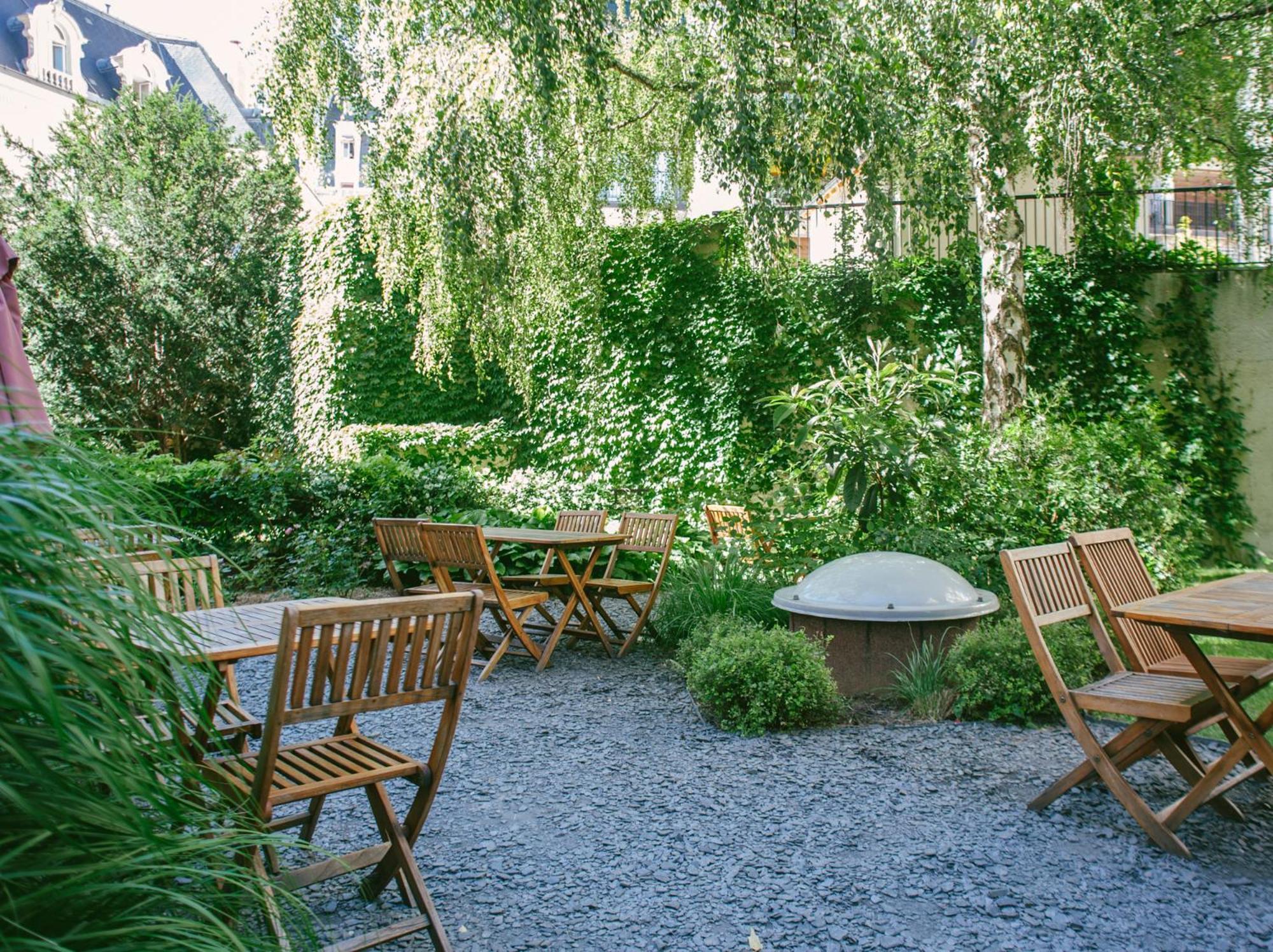 Hostel Adveniat Parijs